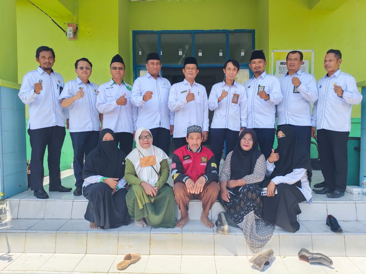 foto bersama hal 3
